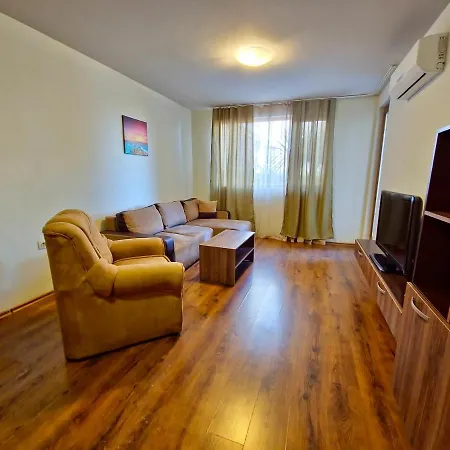 Diamond Sarafovo By Kp מלון דירות 4*